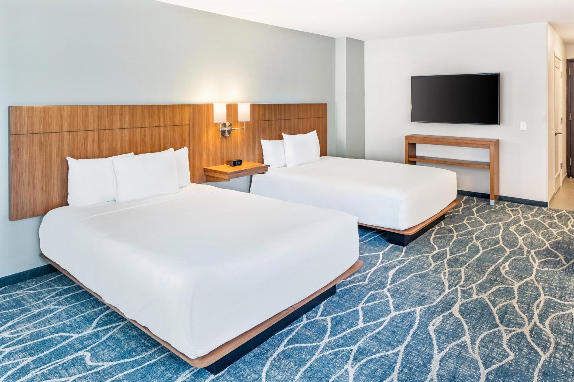 Hyatt Place Waikiki 4*