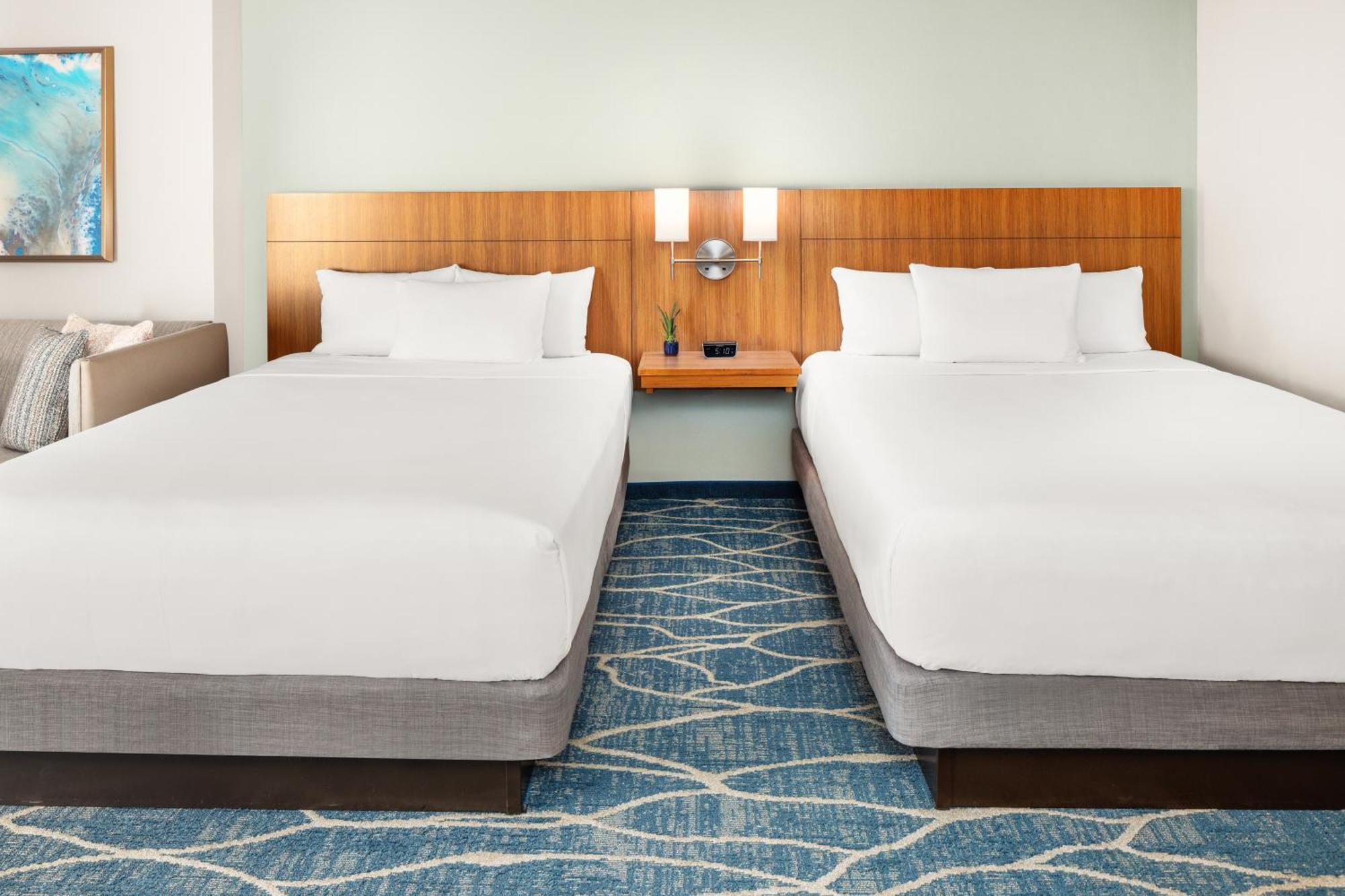 Hyatt Place Waikiki 4*