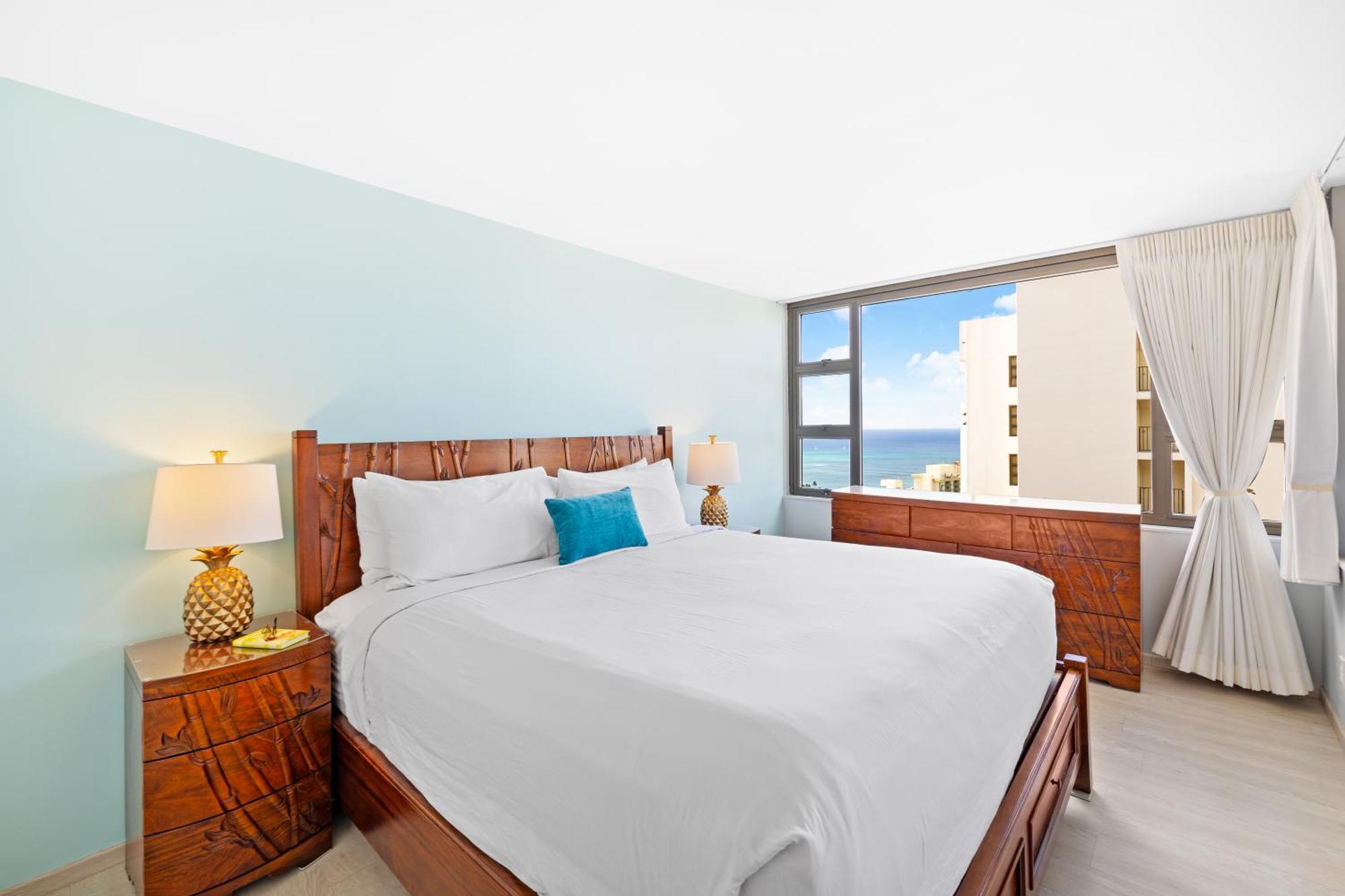 Heart Of Waikiki - Ocean View With Free Parking Apartment