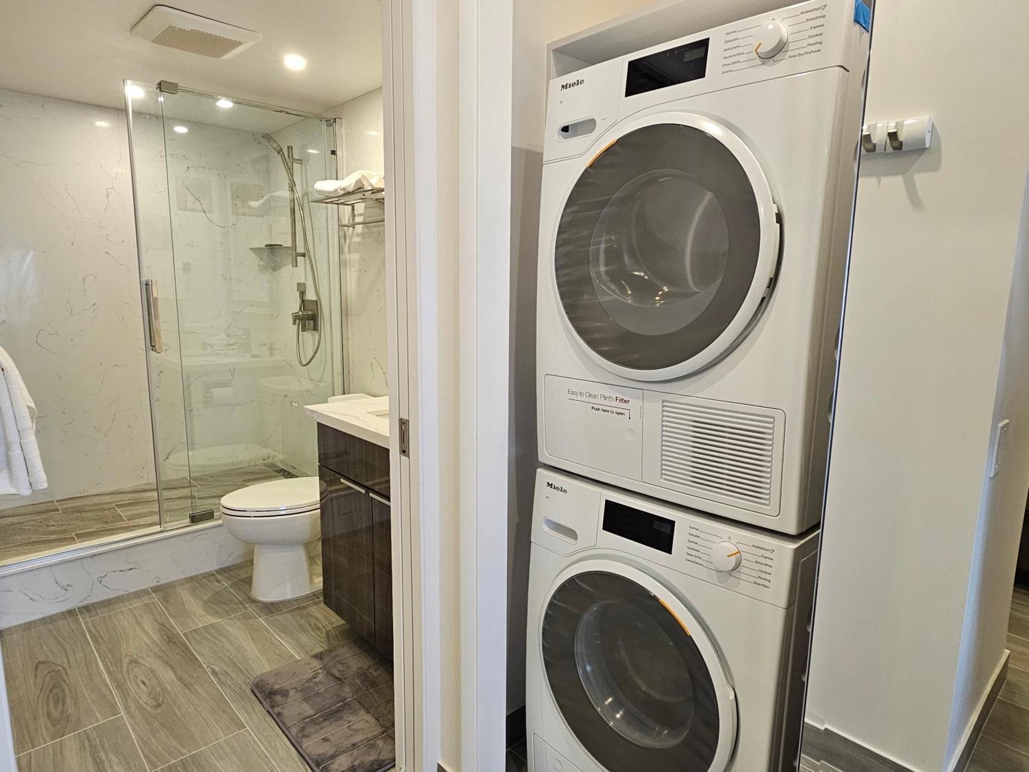 Spacious With Private Balcony At Discovery Bay - Free Wifi, Near Beaches! Apartment *