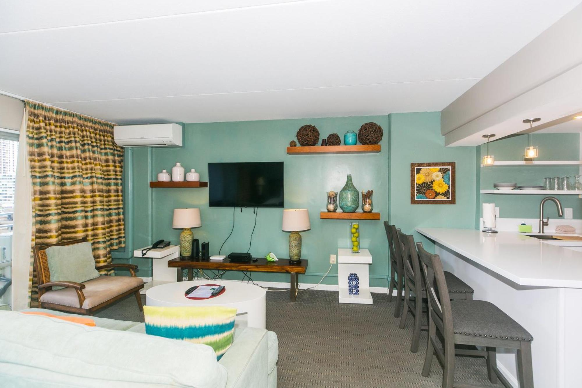 Ilikai Tower 613 View 1br Apartment Honolulu