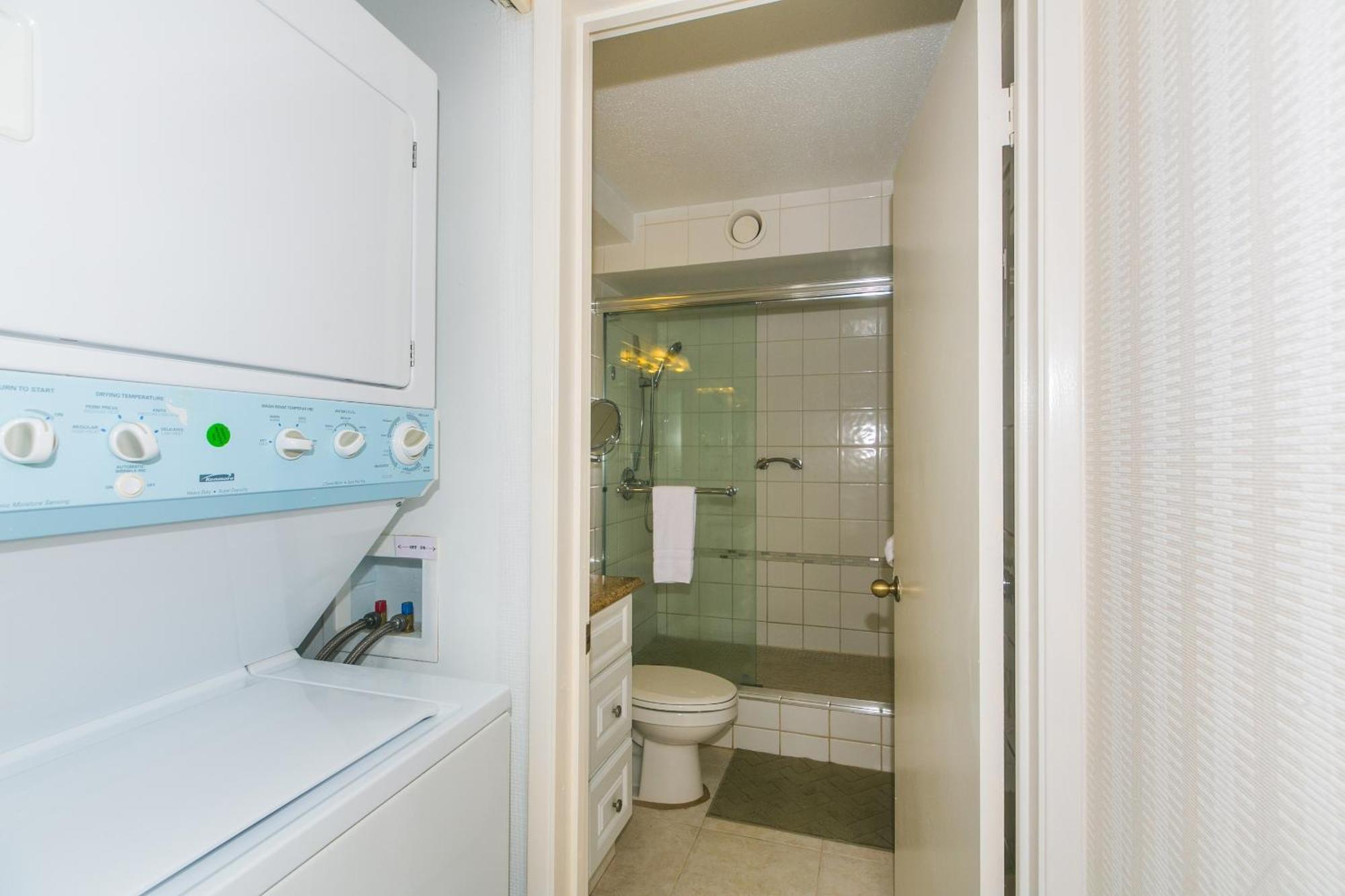 Apartment Spacious With Private Balcony At Discovery Bay - Free Wifi, Near Beaches! *
