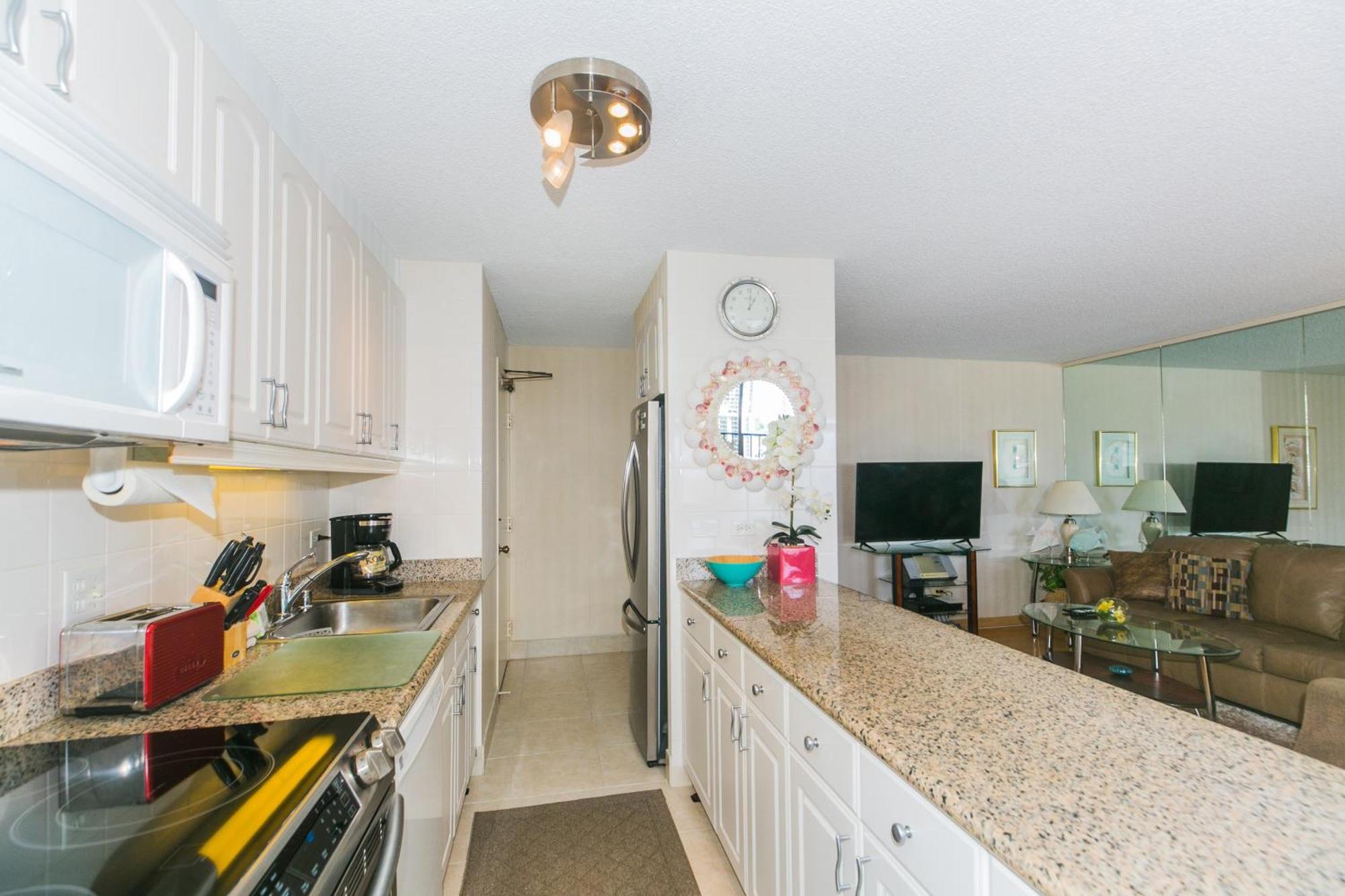 Apartment Spacious With Private Balcony At Discovery Bay - Free Wifi, Near Beaches! *