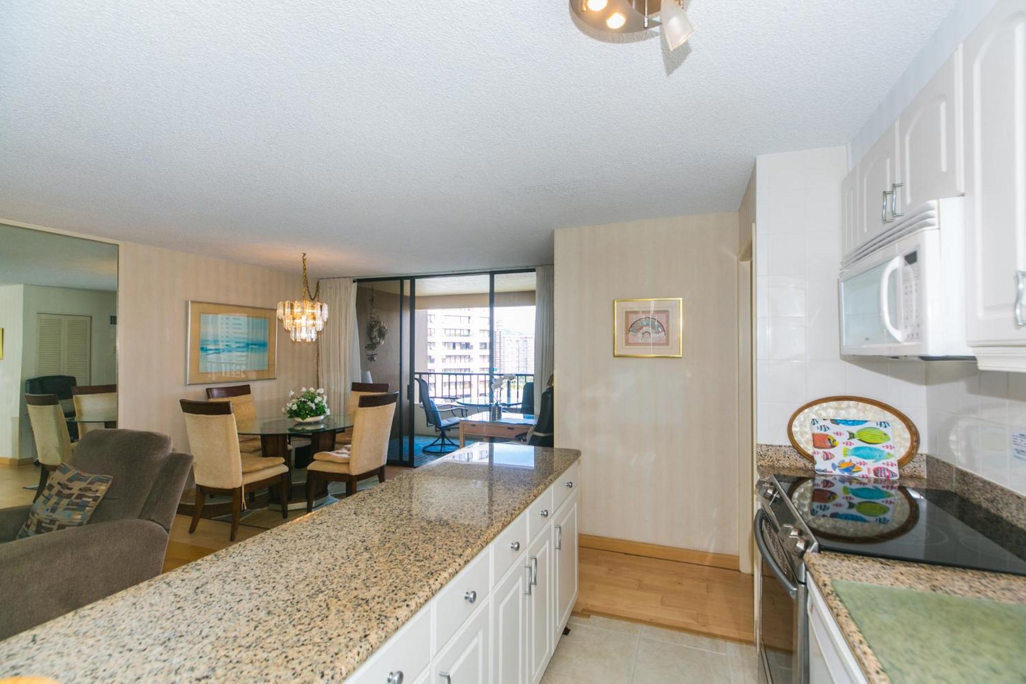 Spacious With Private Balcony At Discovery Bay - Free Wifi, Near Beaches! *