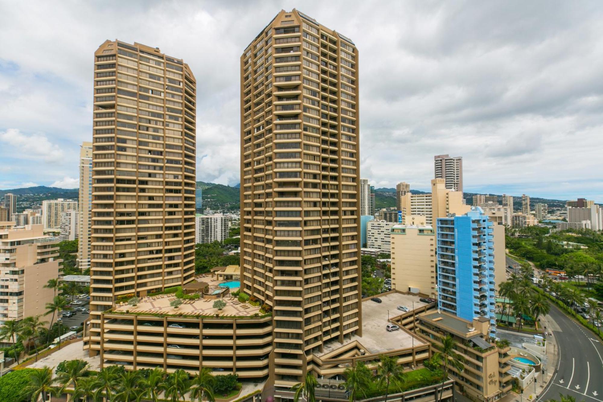 Apartment Spacious With Private Balcony At Discovery Bay - Free Wifi, Near Beaches! Honolulu