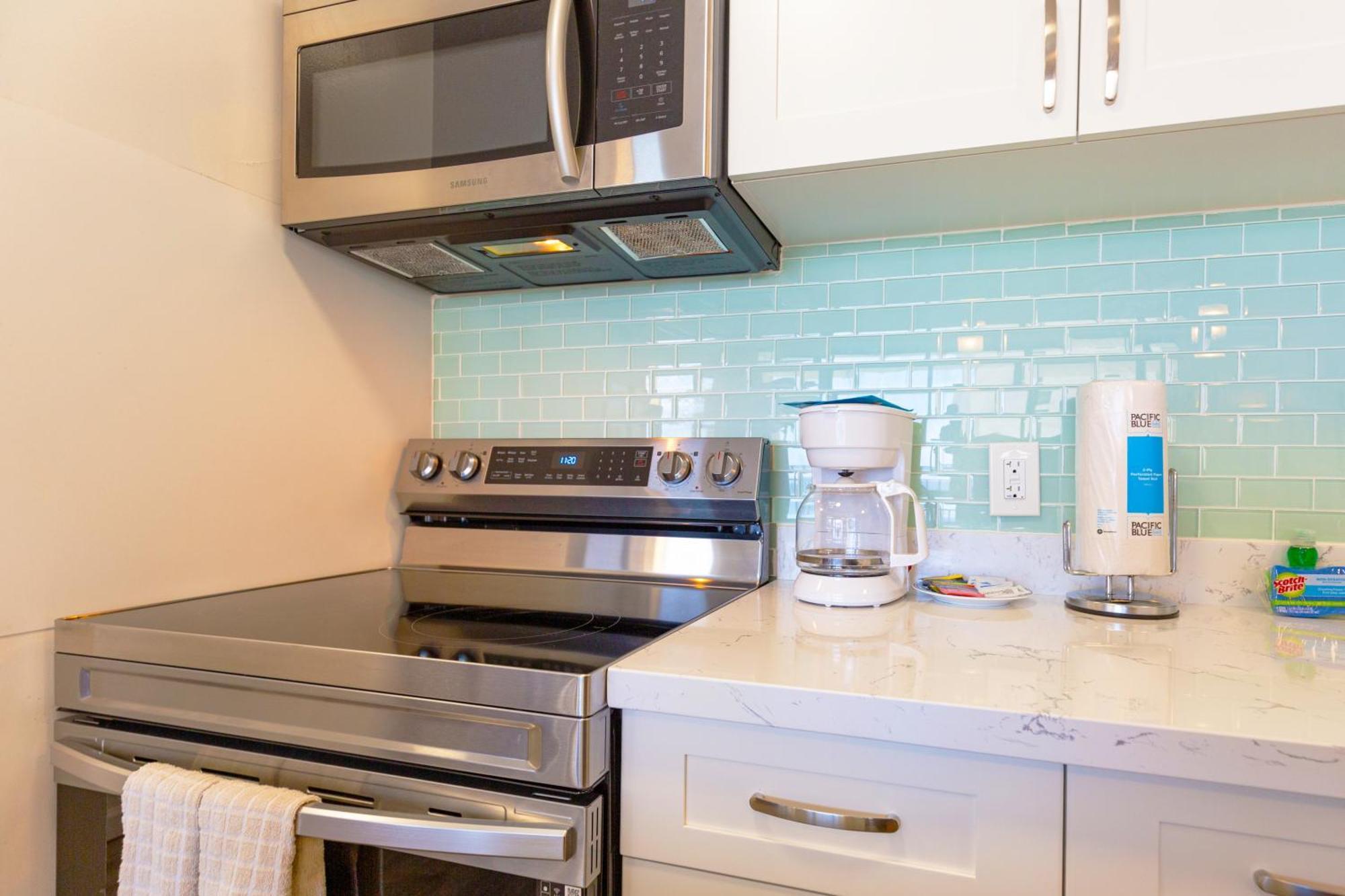 Renovated Ocean View Suite, Near Beach, Free Parking * Honolulu