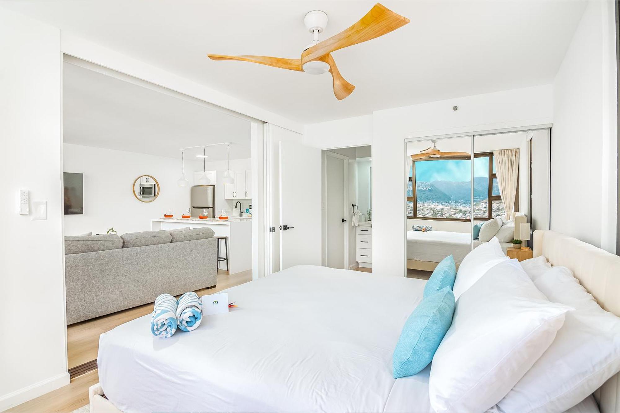 Tastefully Remodeled With Mountain View & Free Parking! Apartment *