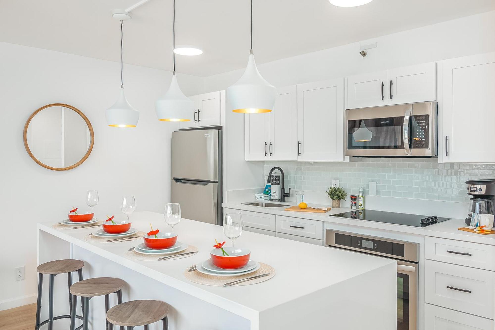 Tastefully Remodeled With Mountain View & Free Parking! Apartment Honolulu
