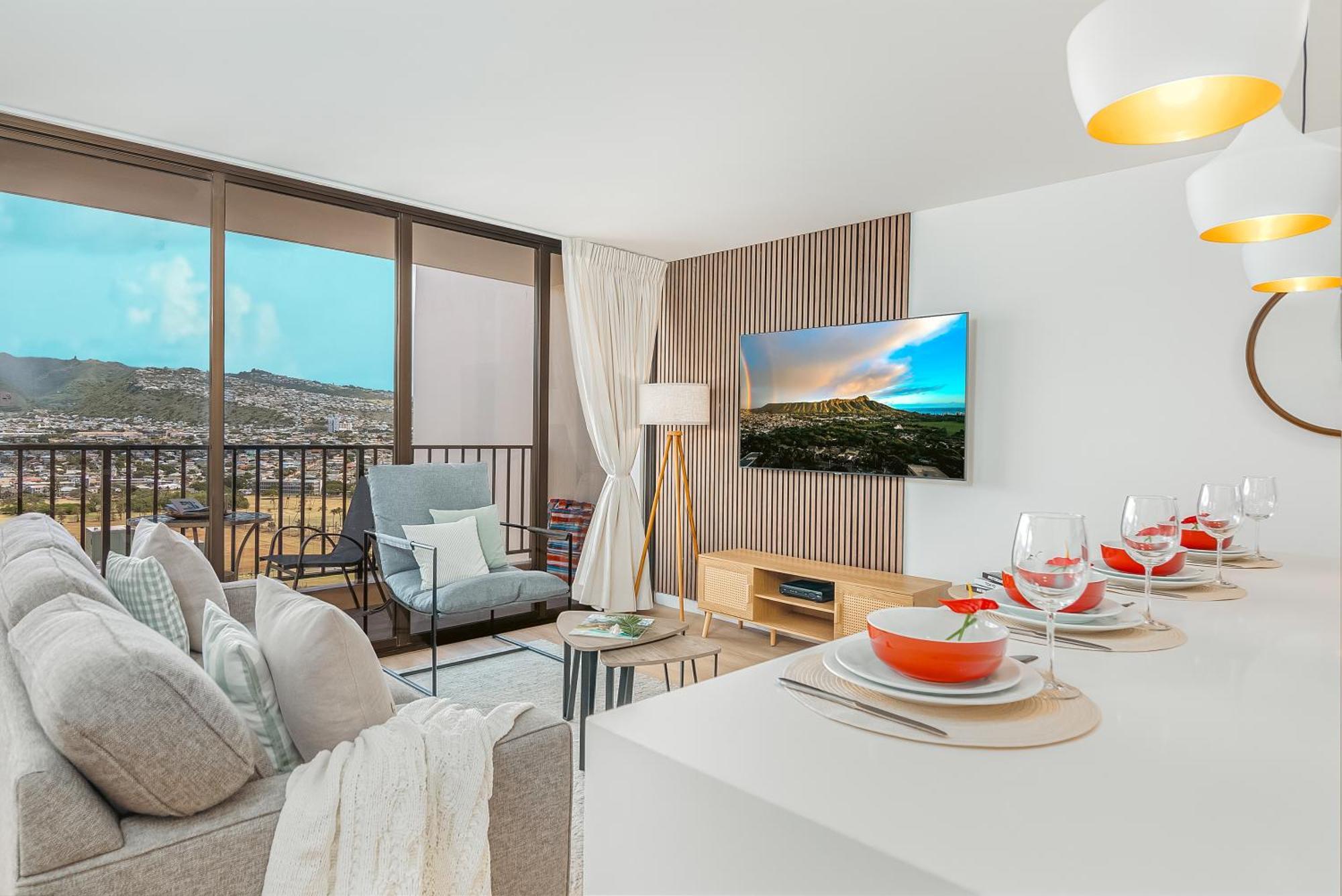 Tastefully Remodeled With Mountain View & Free Parking! Apartment