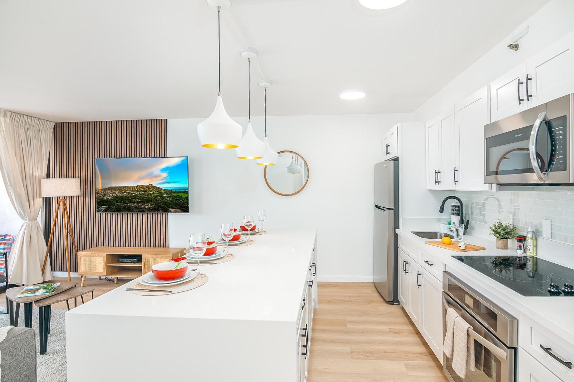 Tastefully Remodeled With Mountain View & Free Parking! *