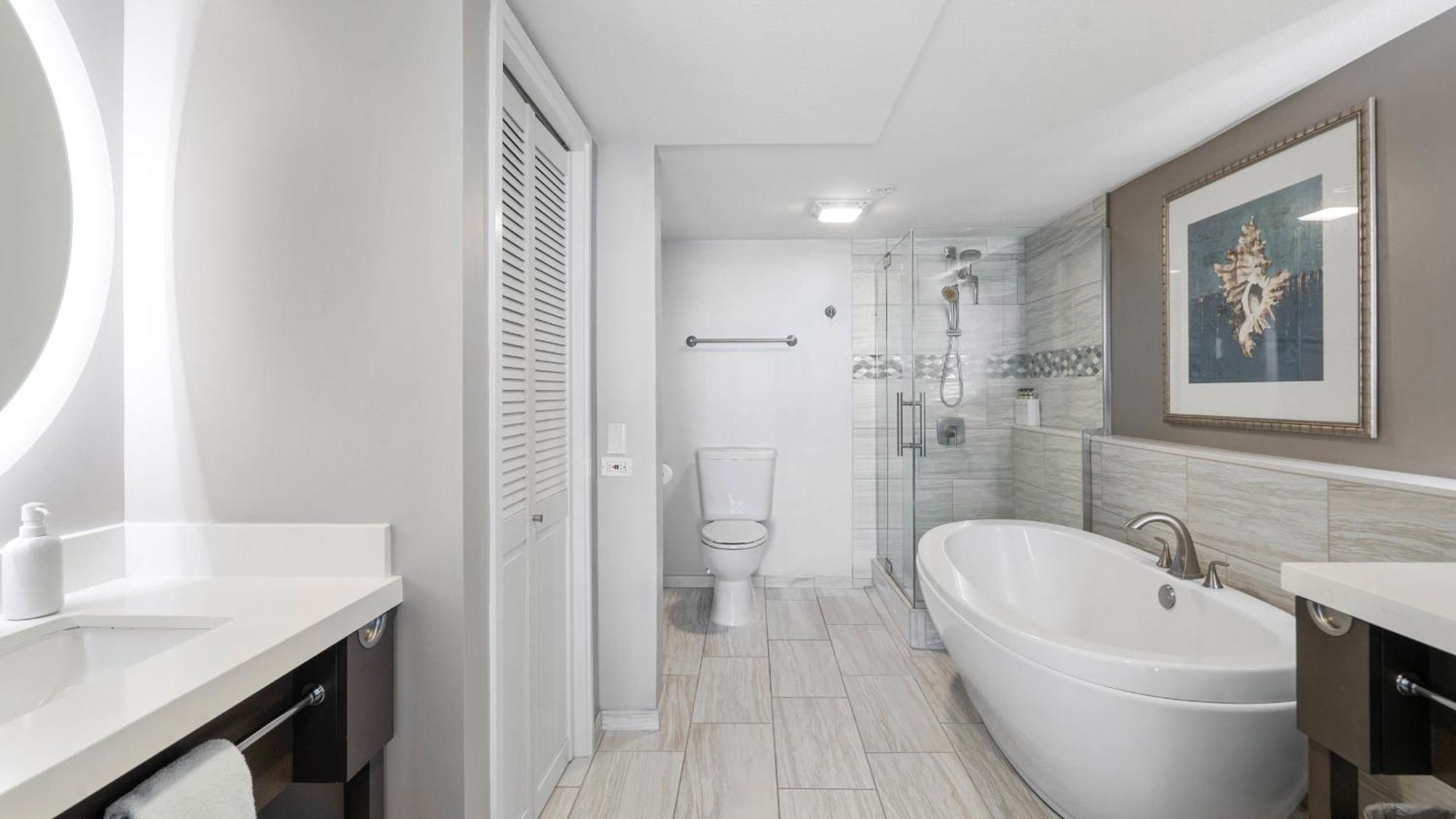 Apartment Luxury Oceanfront 2 Bedroom At Waikiki Tower Honolulu