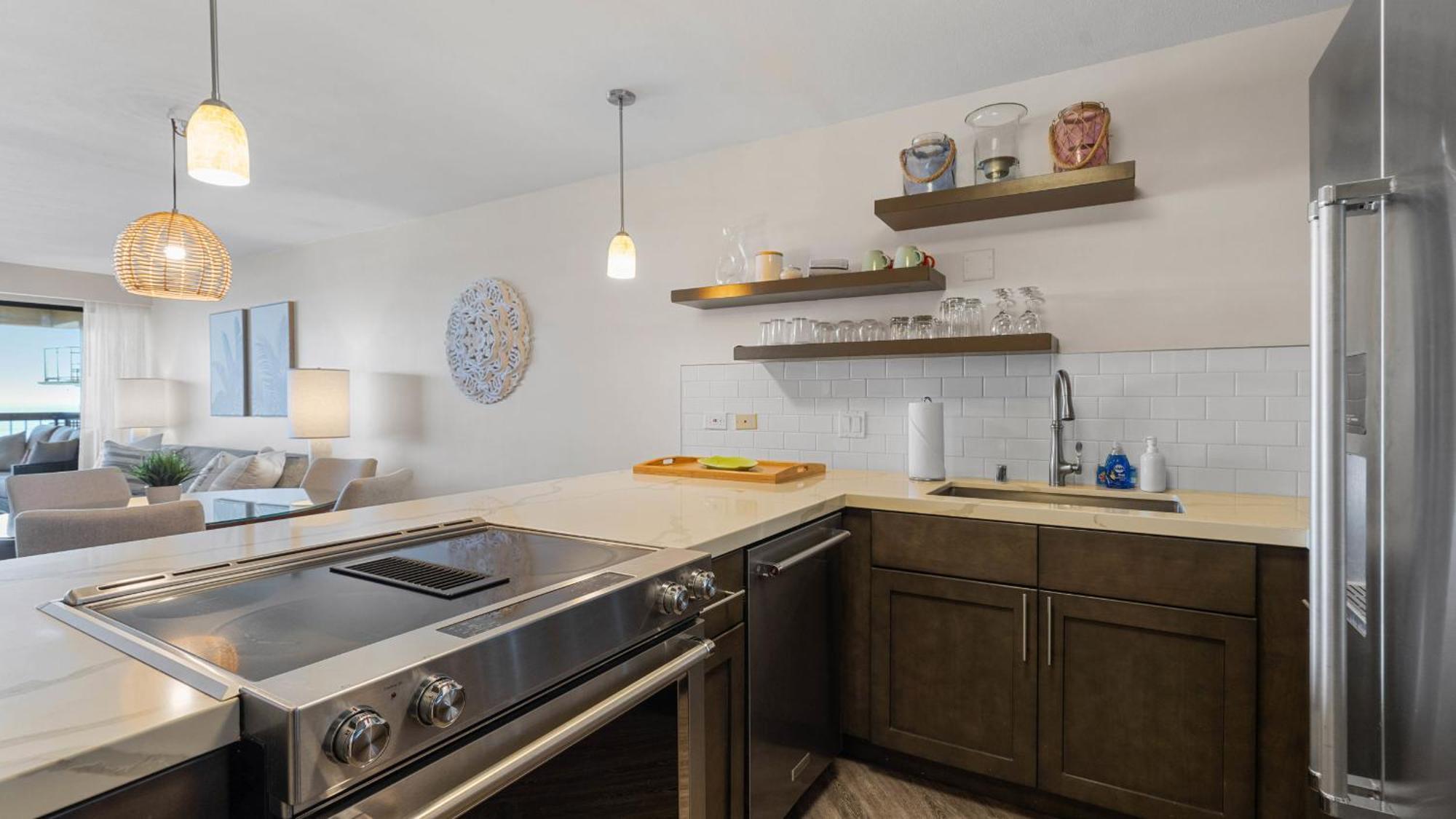 Luxury Oceanfront 2 Bedroom At Waikiki Tower