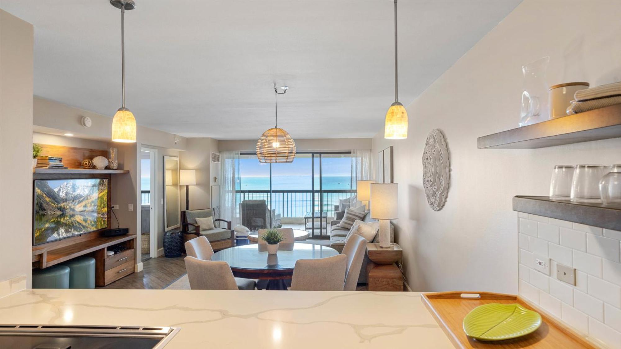 Apartment Luxury Oceanfront 2 Bedroom At Waikiki Tower