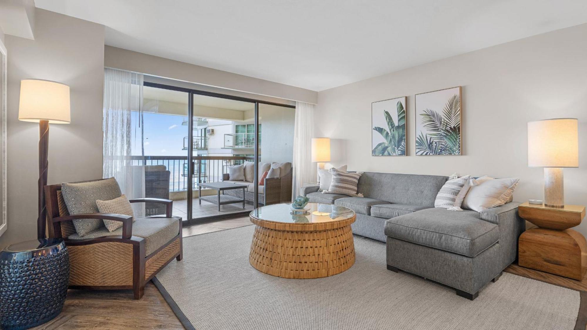 Apartment Luxury Oceanfront 2 Bedroom At Waikiki Tower *