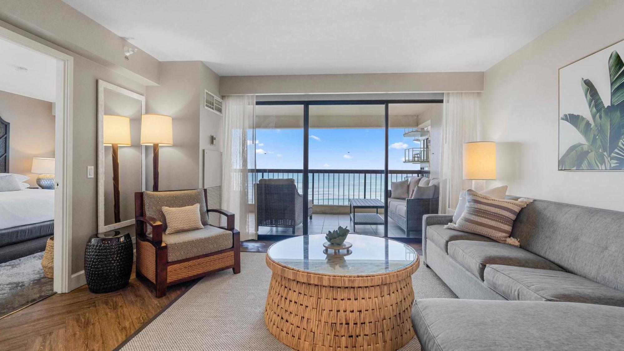 Luxury Oceanfront 2 Bedroom At Waikiki Tower Honolulu