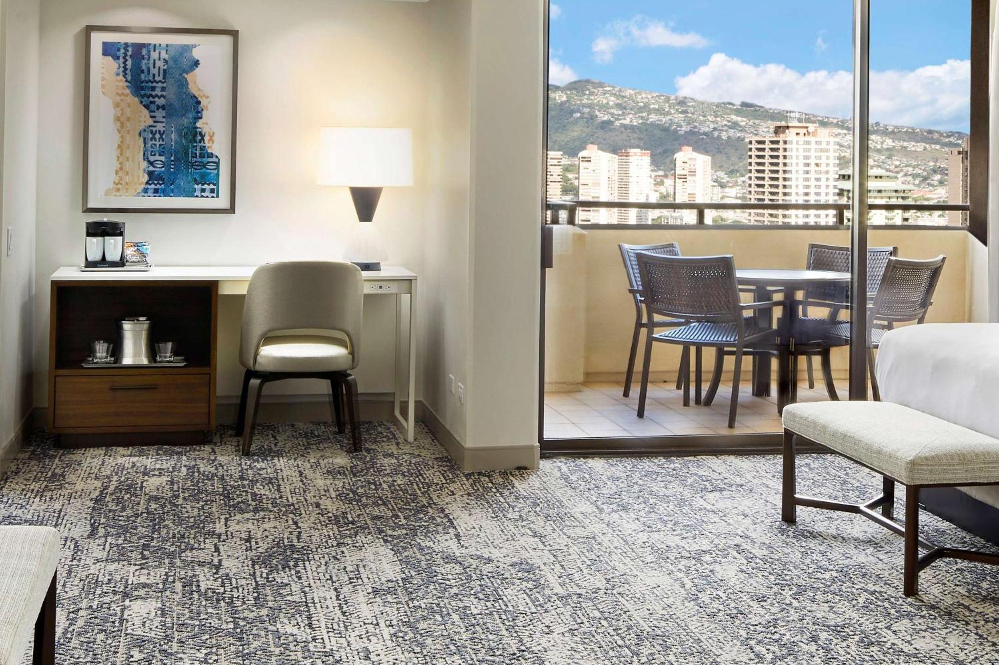 Hilton Hawaiian Village Waikiki Resort 4*