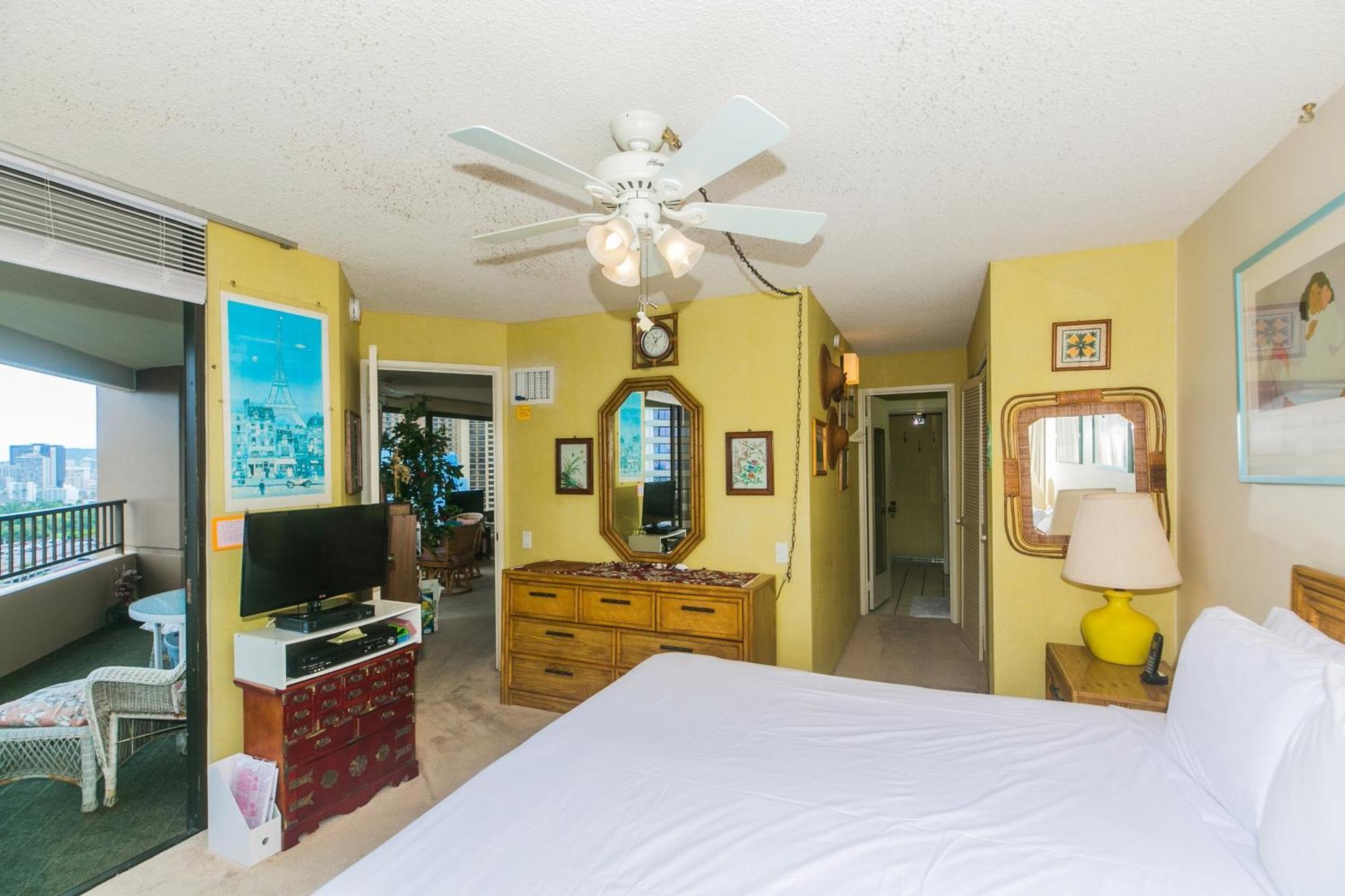 Apartment Spacious With Private Balcony At Discovery Bay - Free Wifi, Near Beaches! *