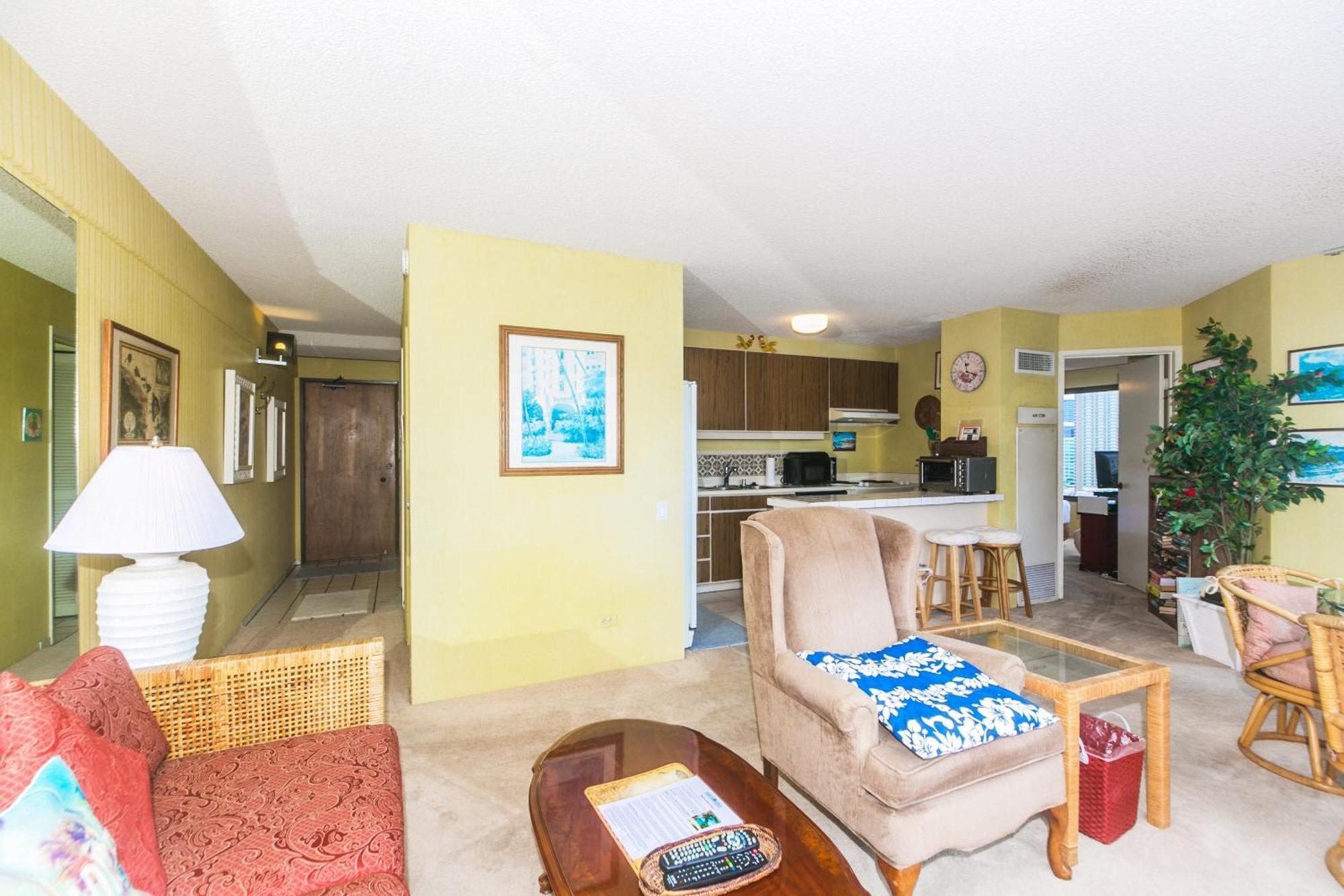 Spacious With Private Balcony At Discovery Bay - Free Wifi, Near Beaches! Apartment *