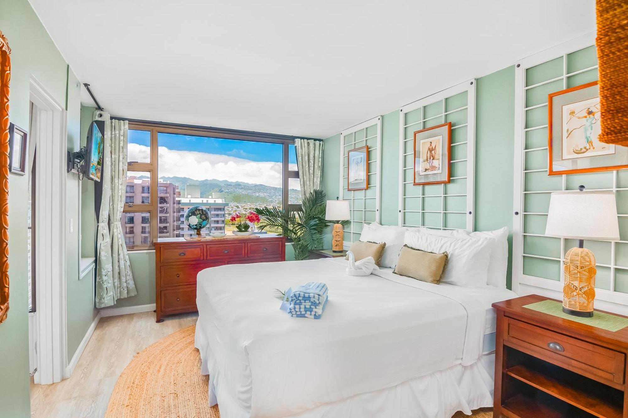Mountain View W/ King-size Bed, Free Parking Apartment