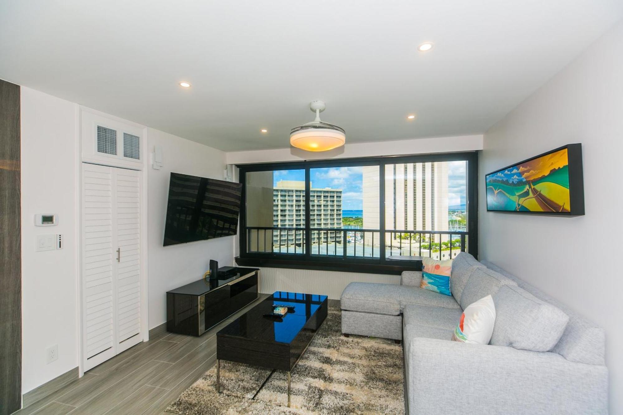 Spacious With Private Balcony At Discovery Bay - Free Wifi, Near Beaches! Apartment *