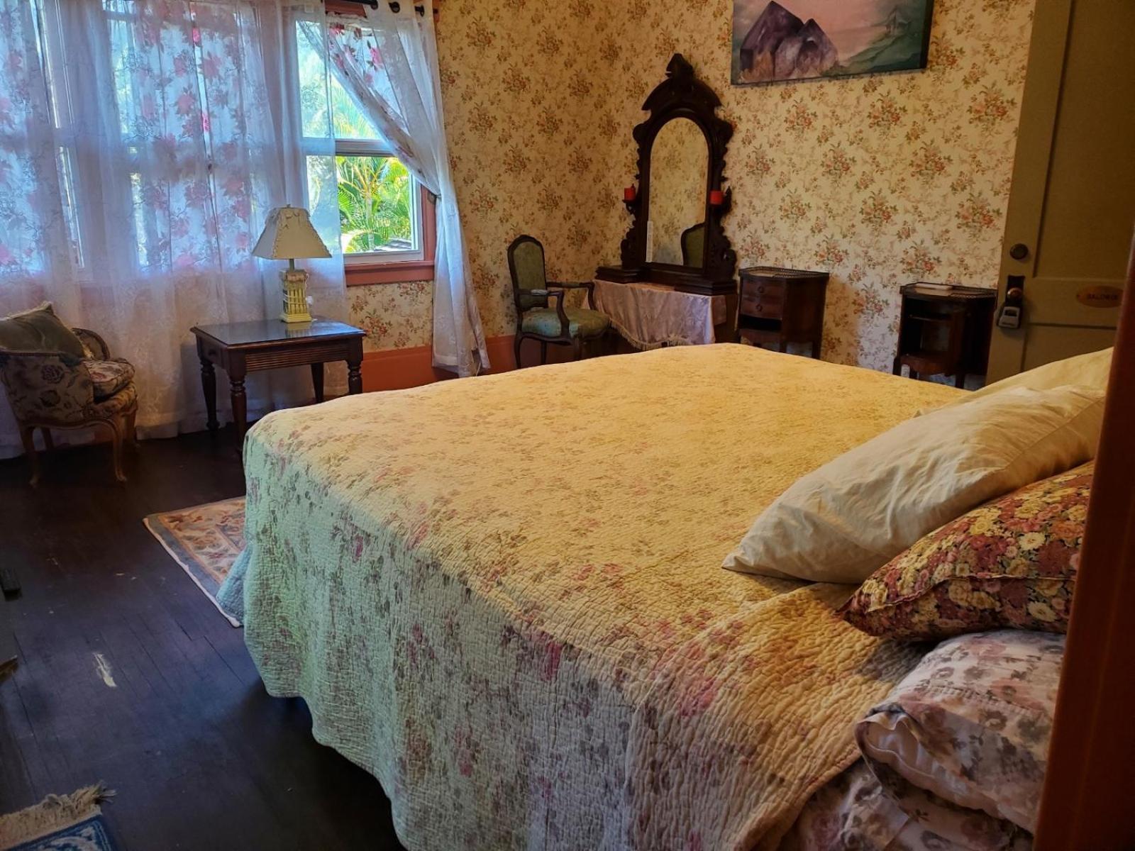 Manoa Valley Bed & Breakfast