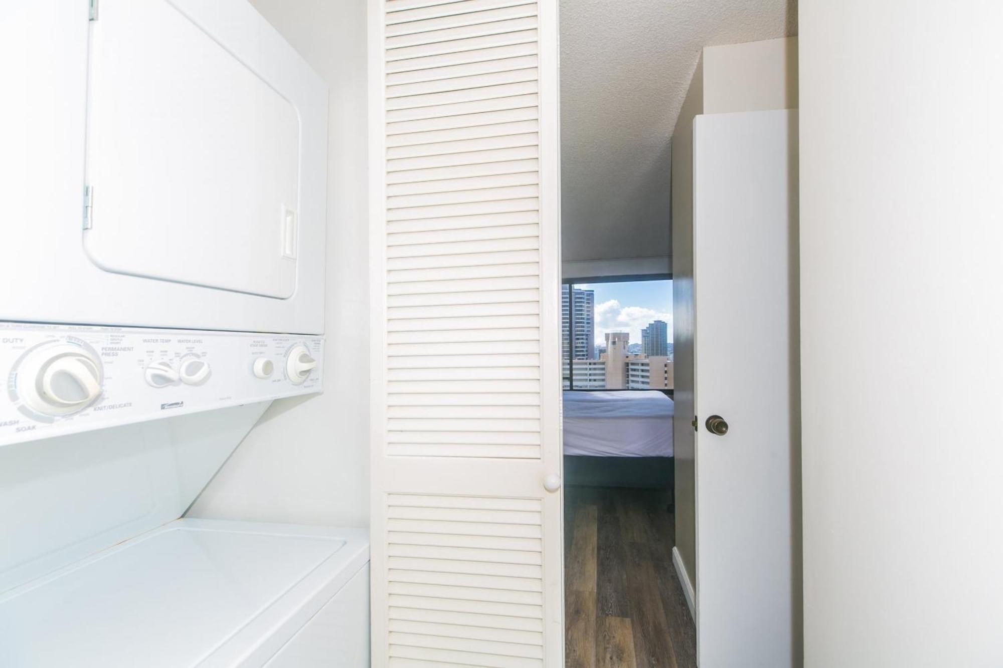 Apartment Spacious With Private Balcony At Discovery Bay - Free Wifi, Near Beaches! *