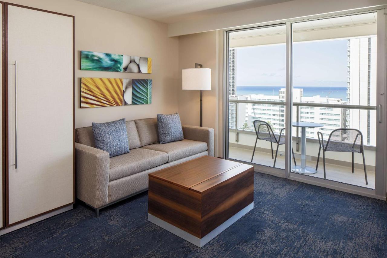 Hilton Garden Waikiki 3*