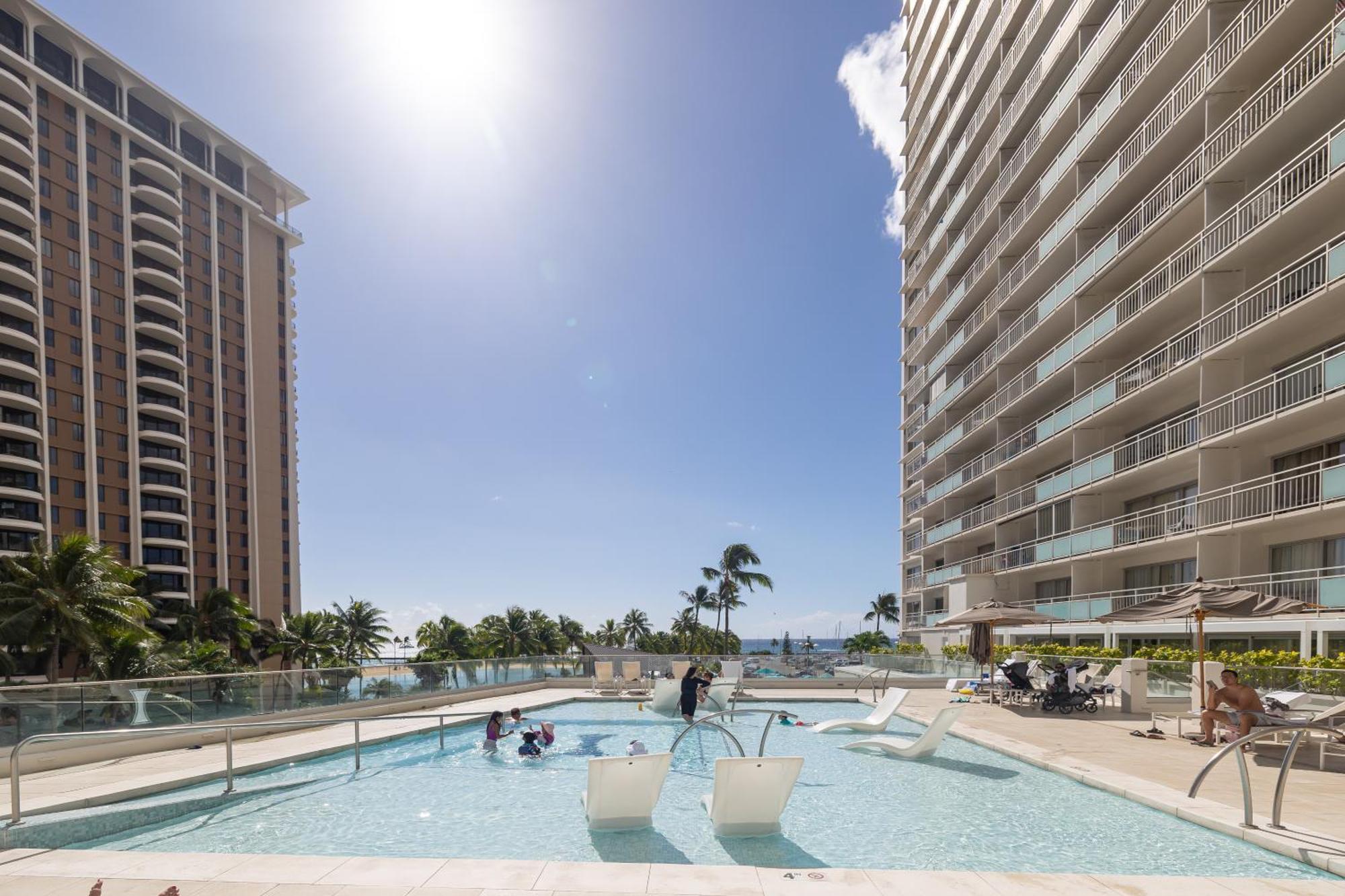 Apartment Waikiki View At The Ilikai, Close To *