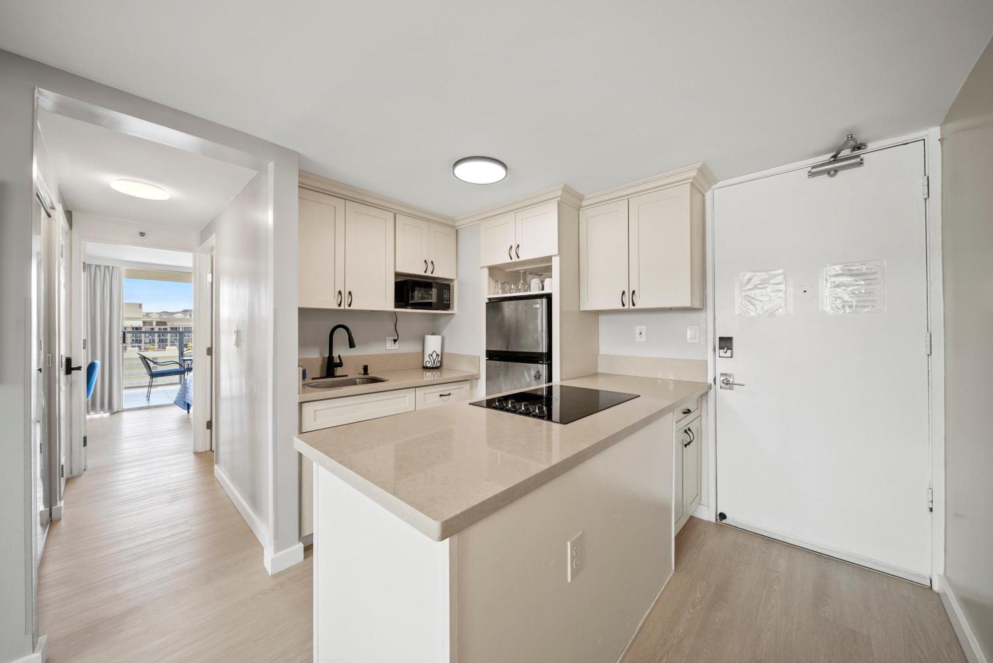Amazing View Waikiki 28th Floor 1br Family And Group Apartment Honolulu