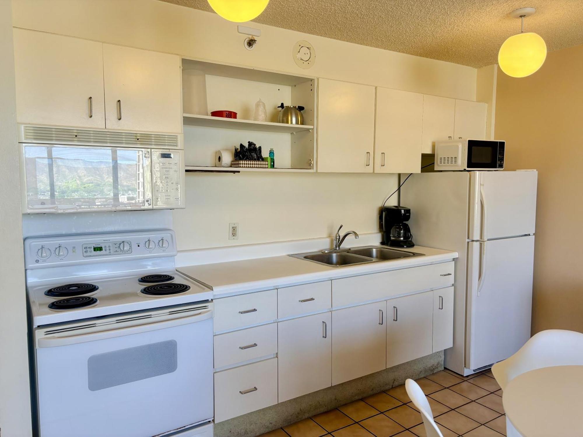 Apartment Waikiki Banyan 2111a Honolulu