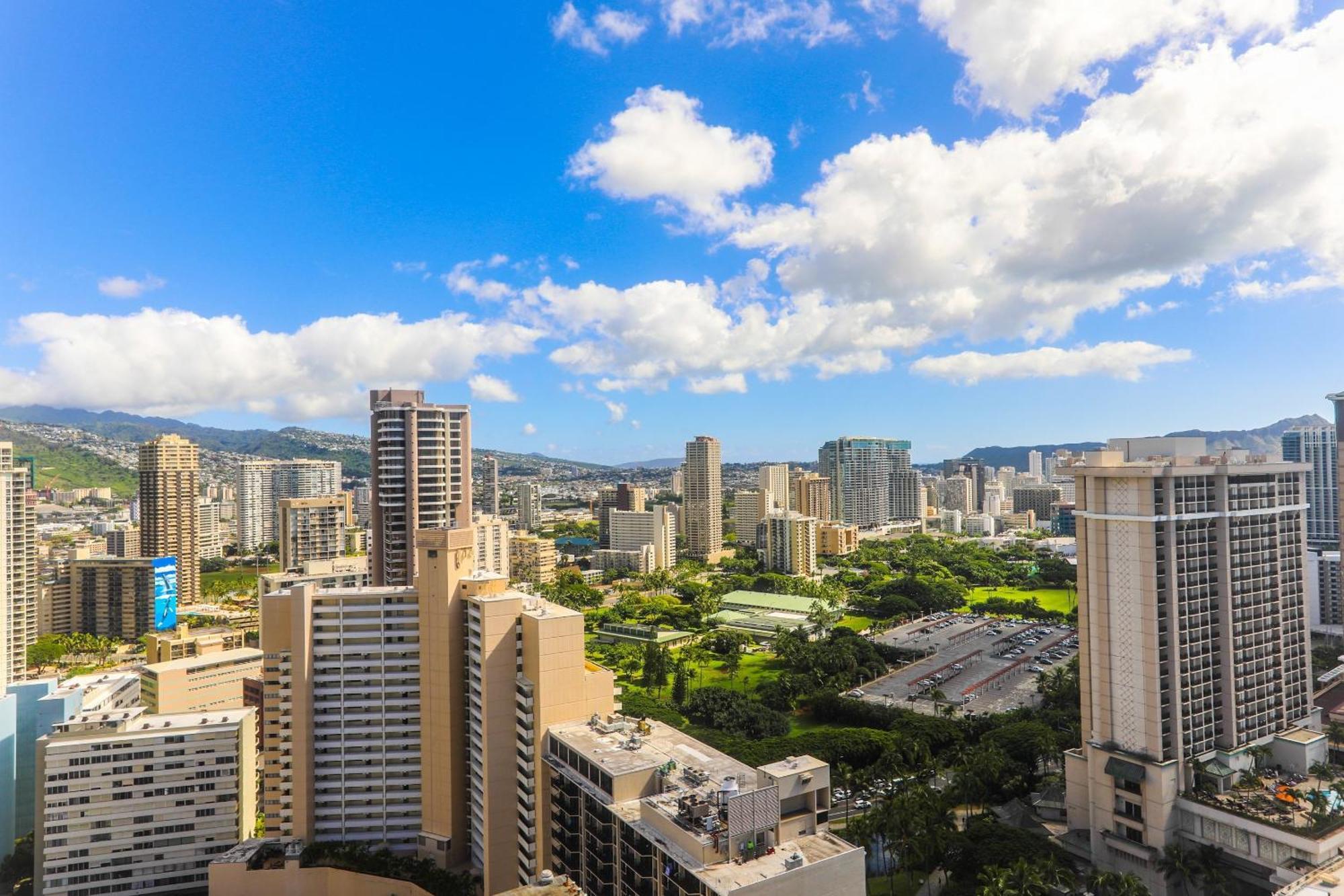 Spacious With Private Balcony At Discovery Bay - Free Wifi, Near Beaches! * Honolulu