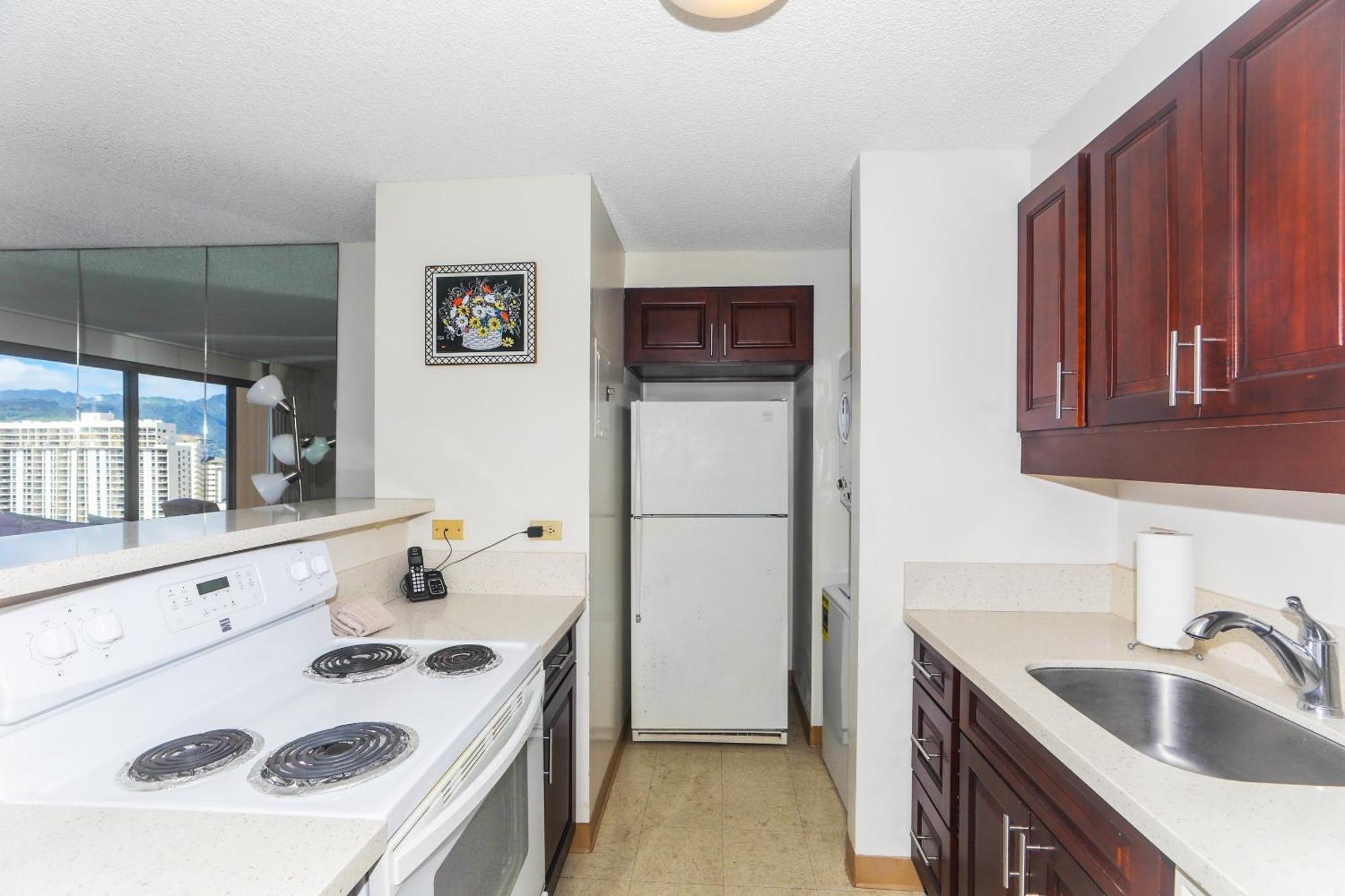Spacious With Private Balcony At Discovery Bay - Free Wifi, Near Beaches!