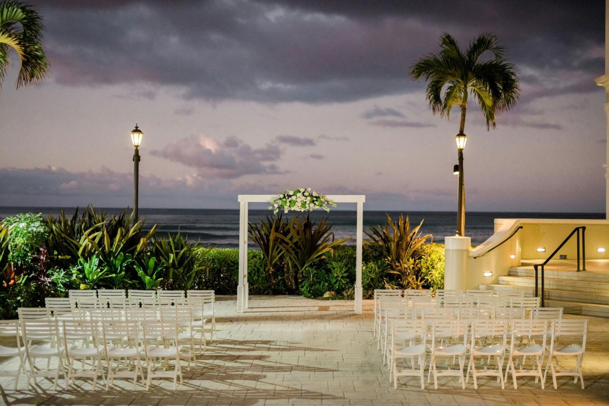 Moana Surfrider, A Westin & Spa, Waikiki