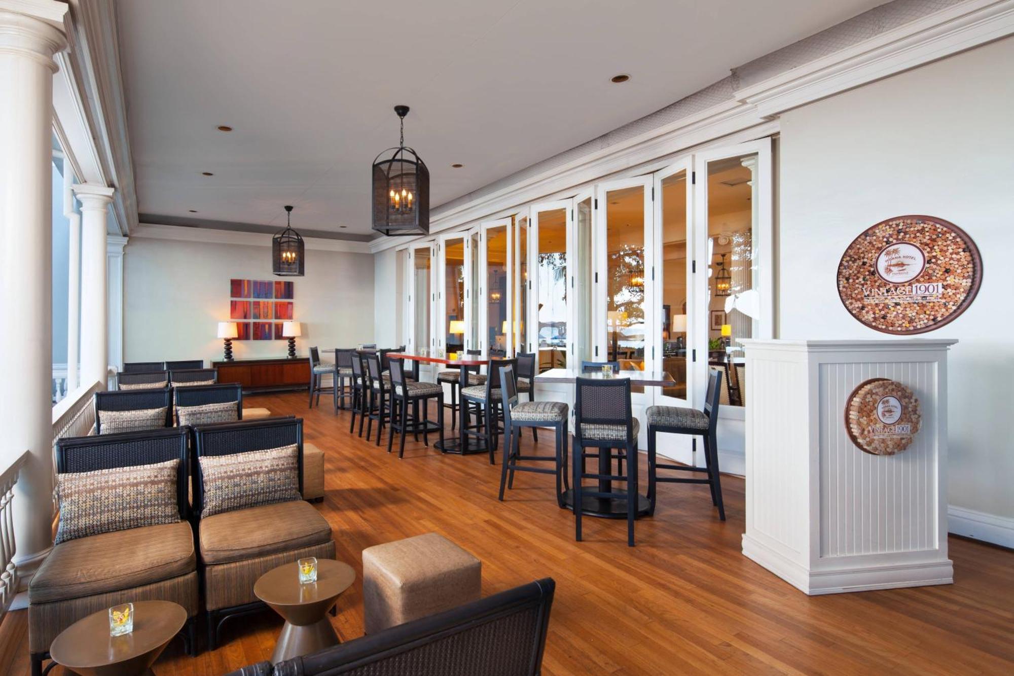Moana Surfrider, A Westin & Spa, Waikiki Resort 4*