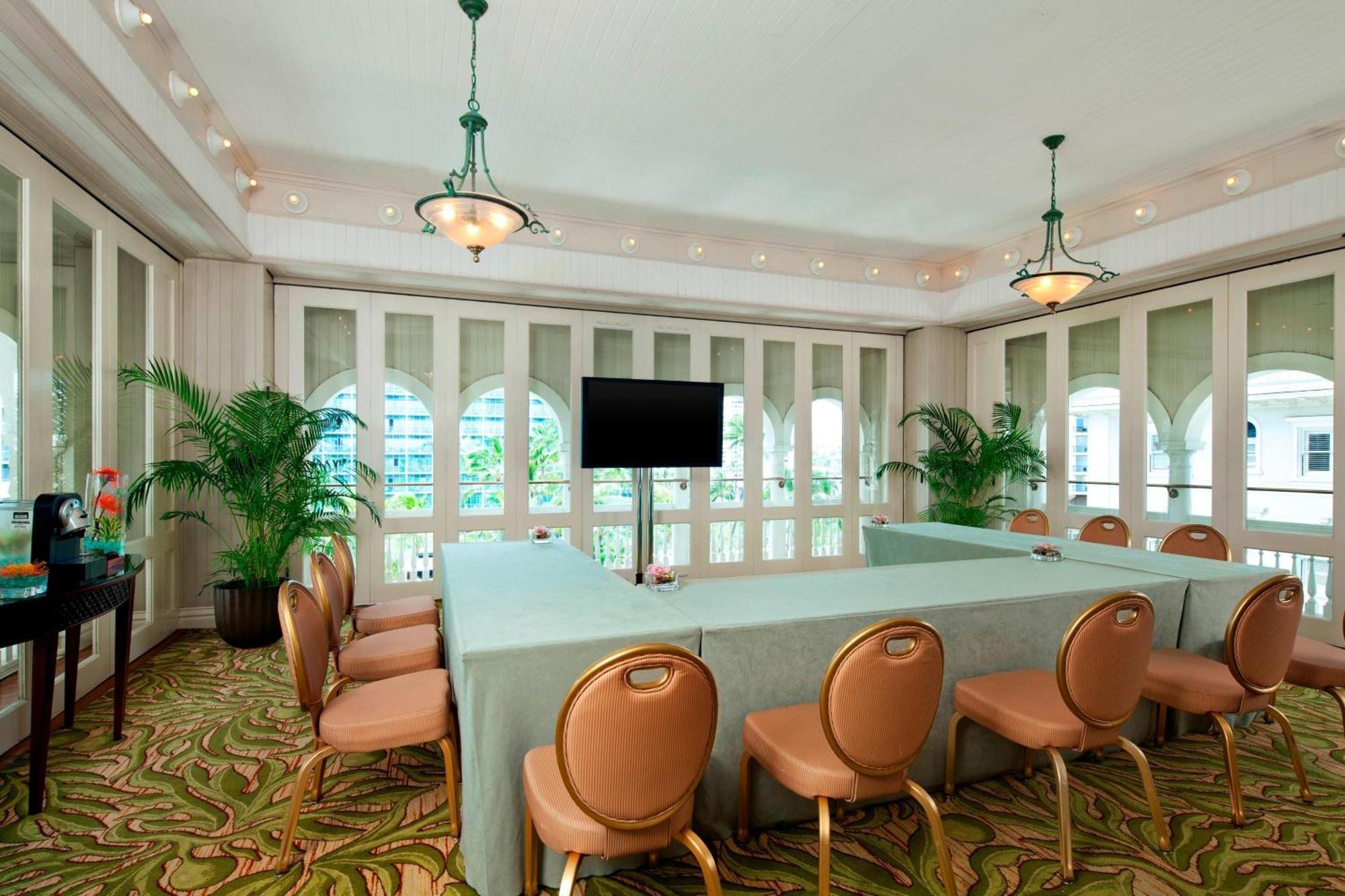 Moana Surfrider, A Westin & Spa, Waikiki 4*