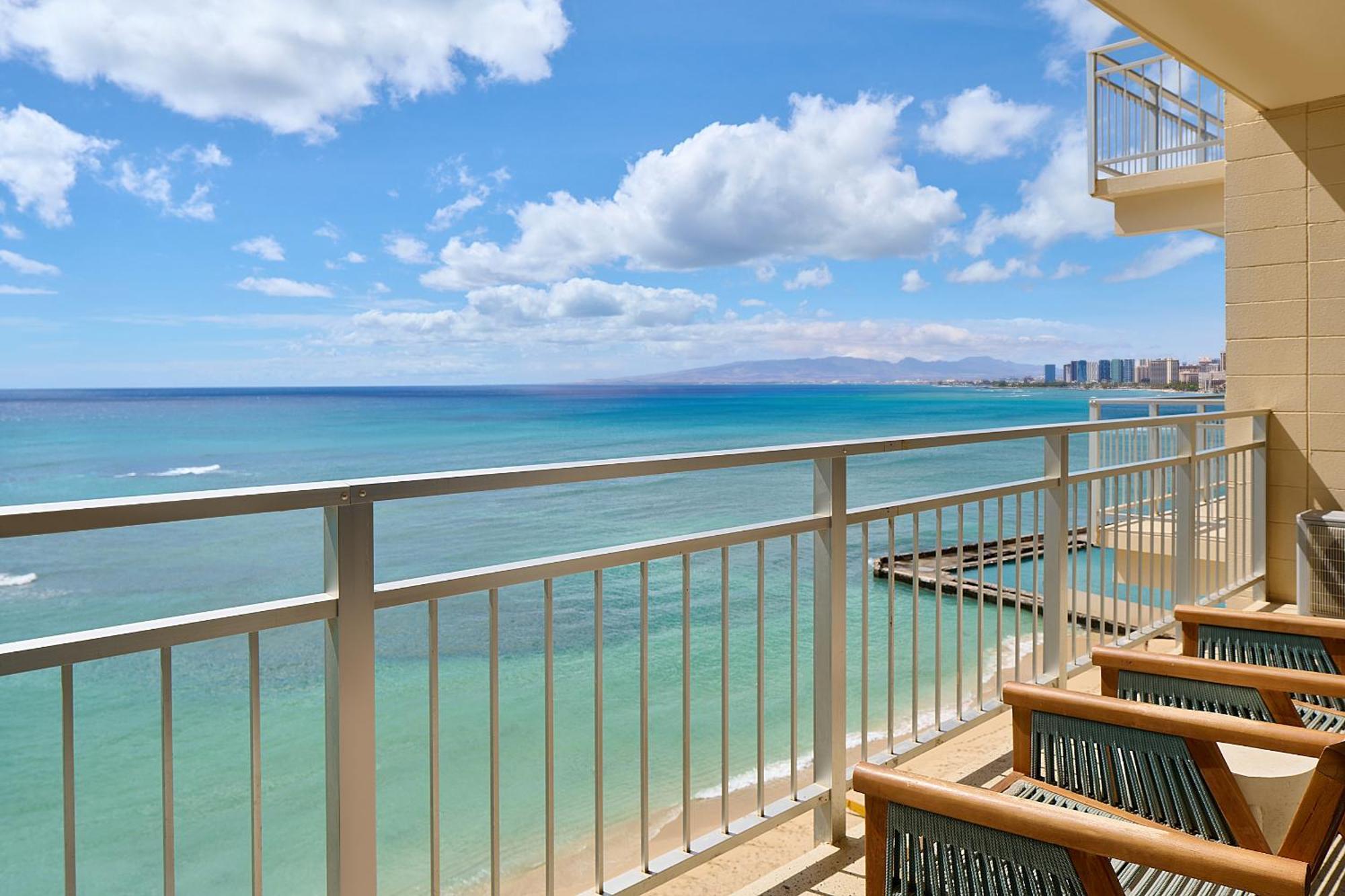 Kaimana Hotel 3*