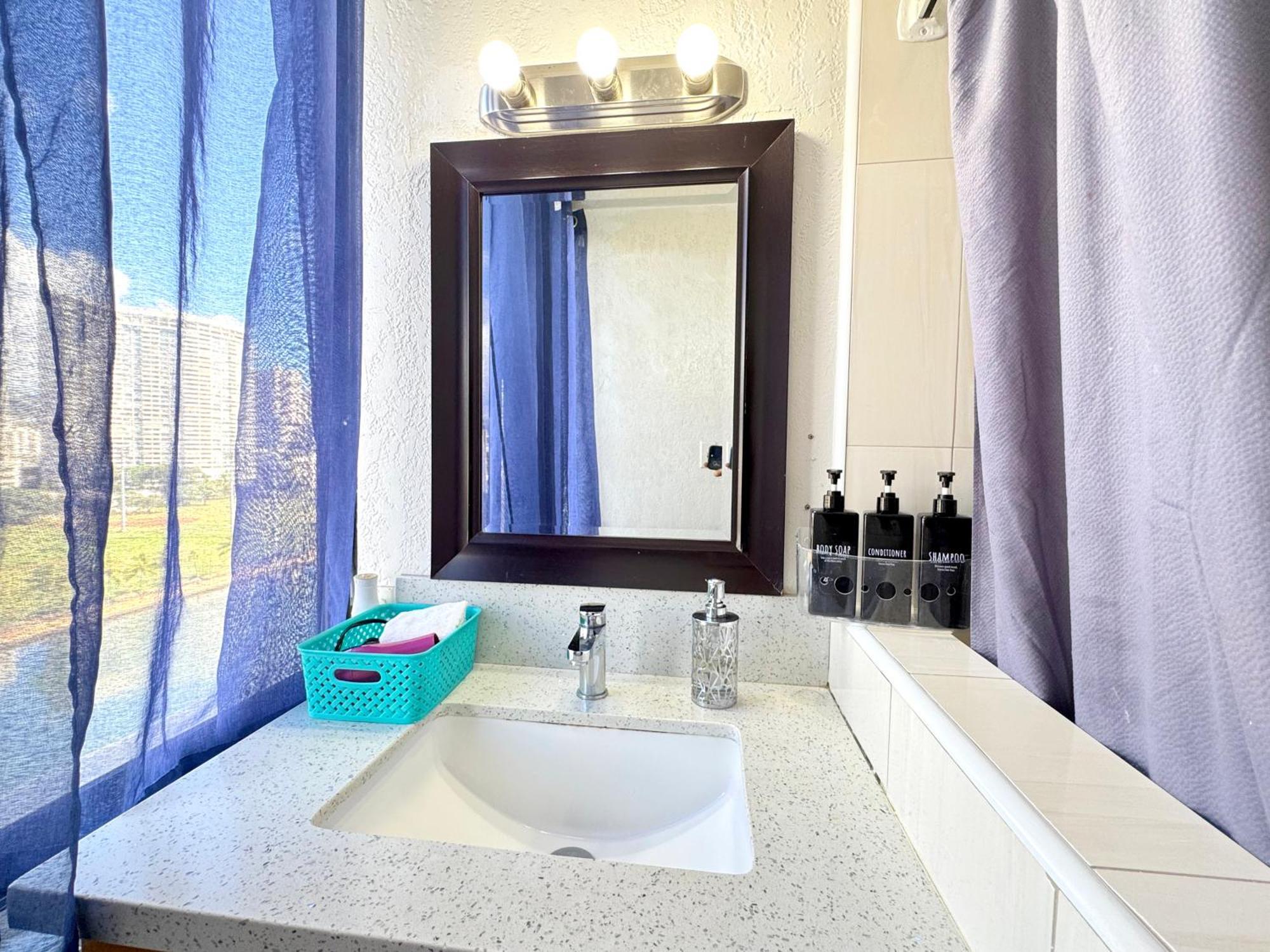 Waikikibeach Familyroom For 10 People River View