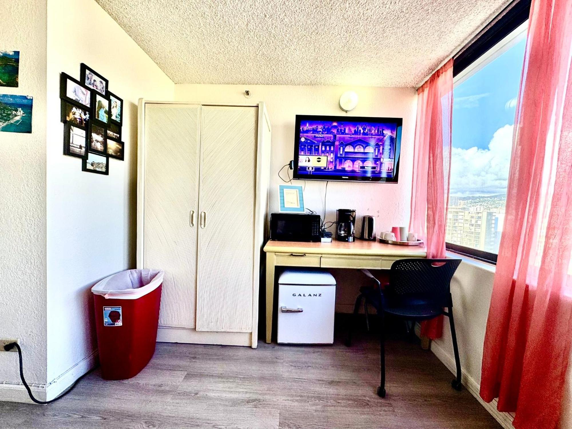 Waikikibeach Familyroom For 10 People River View Honolulu