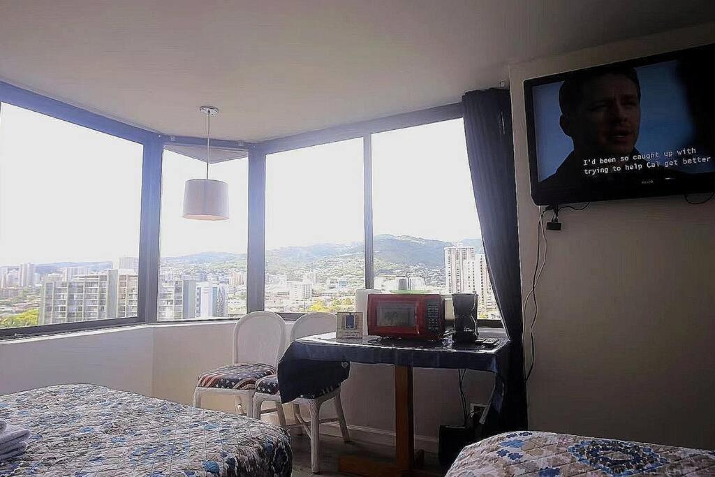 Waikikibeach Familyroom For 10 People River View Honolulu