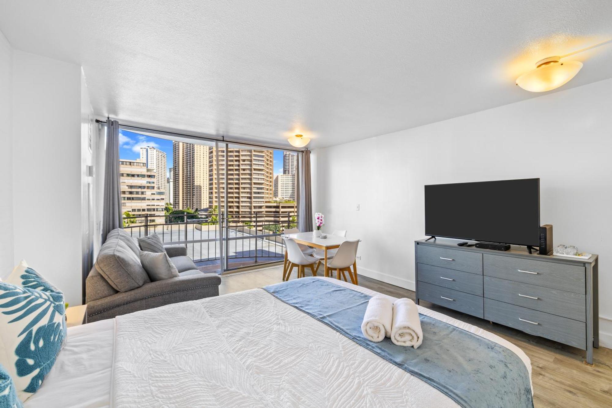 Waikiki Ilikai Marina Apartment