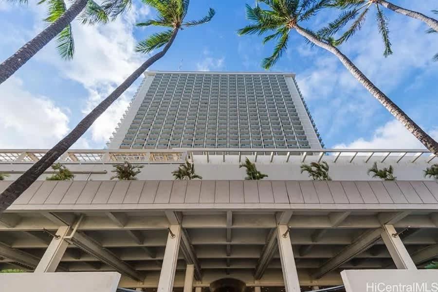 Stunning Ala Moana 1br W Balcony & Mountain Views 0626 Holiday home
