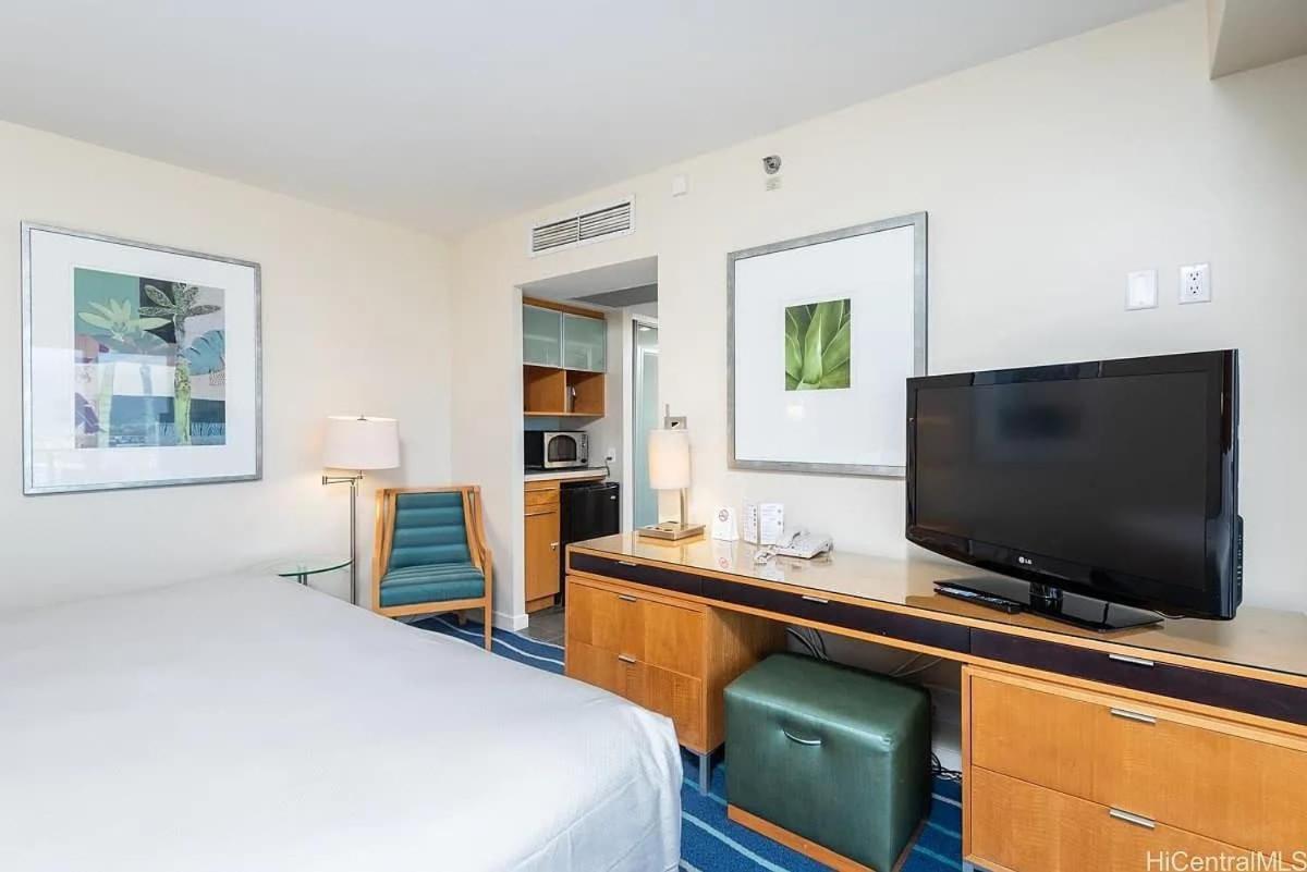 Holiday home Stunning Ala Moana 1br W Balcony & Mountain Views 0626 *