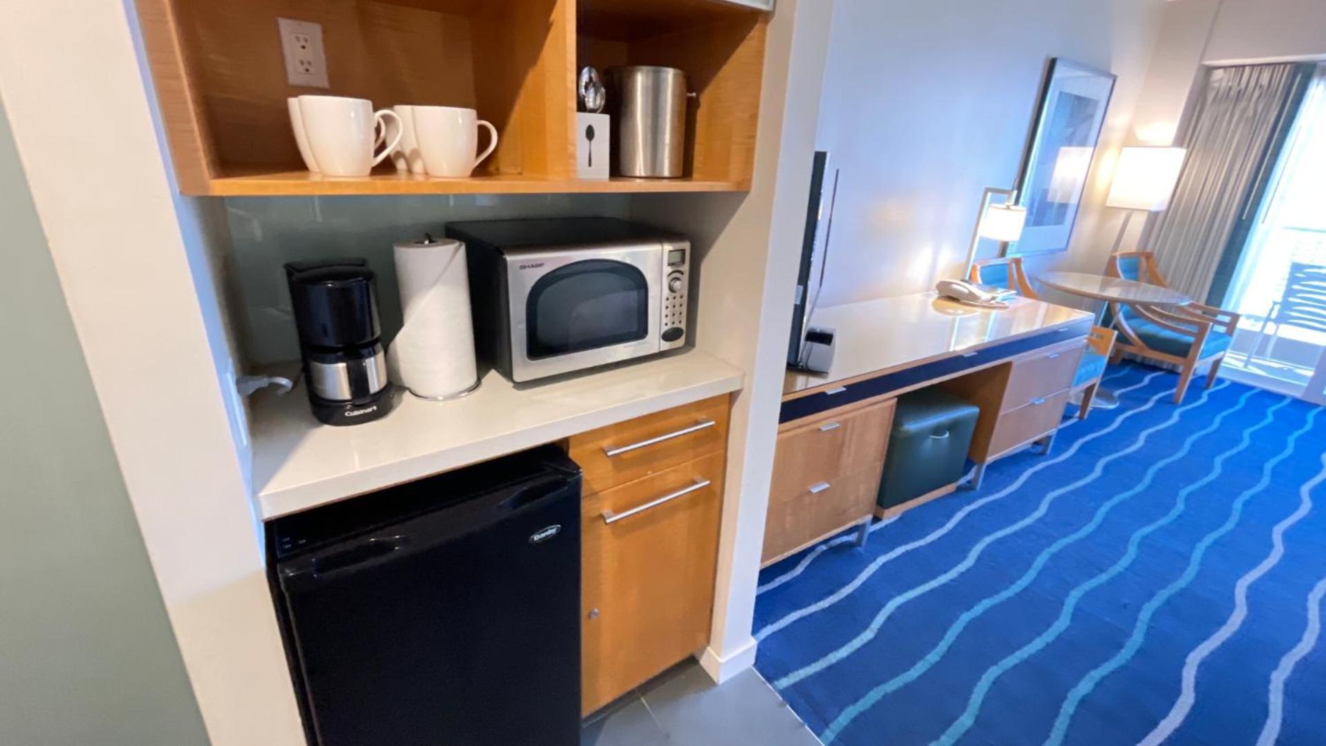 Ala Moana 24th Fl R0 Ocean View 2 Double Beds