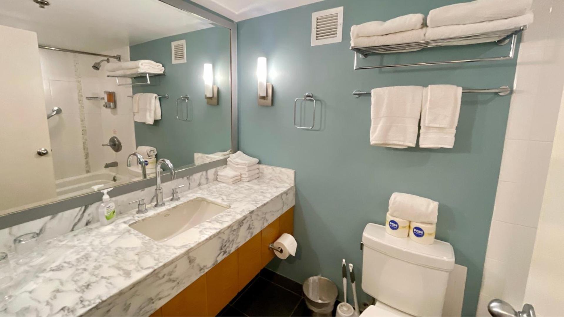 Ala Moana 24th Fl R0 Ocean View 2 Double Beds Holiday home *