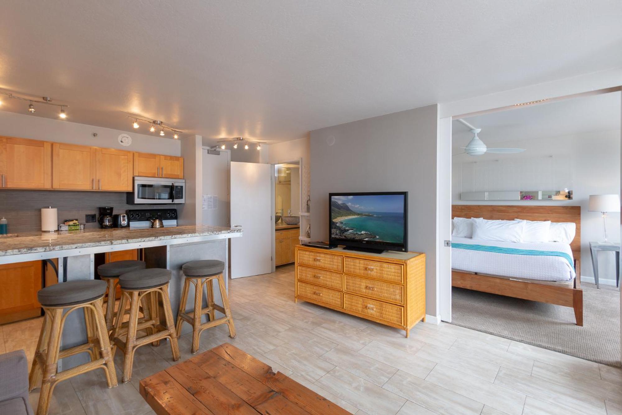 Block To Beach! Waikiki Banyan 21St Floor Deluxe Ocean View Apartment Honolulu