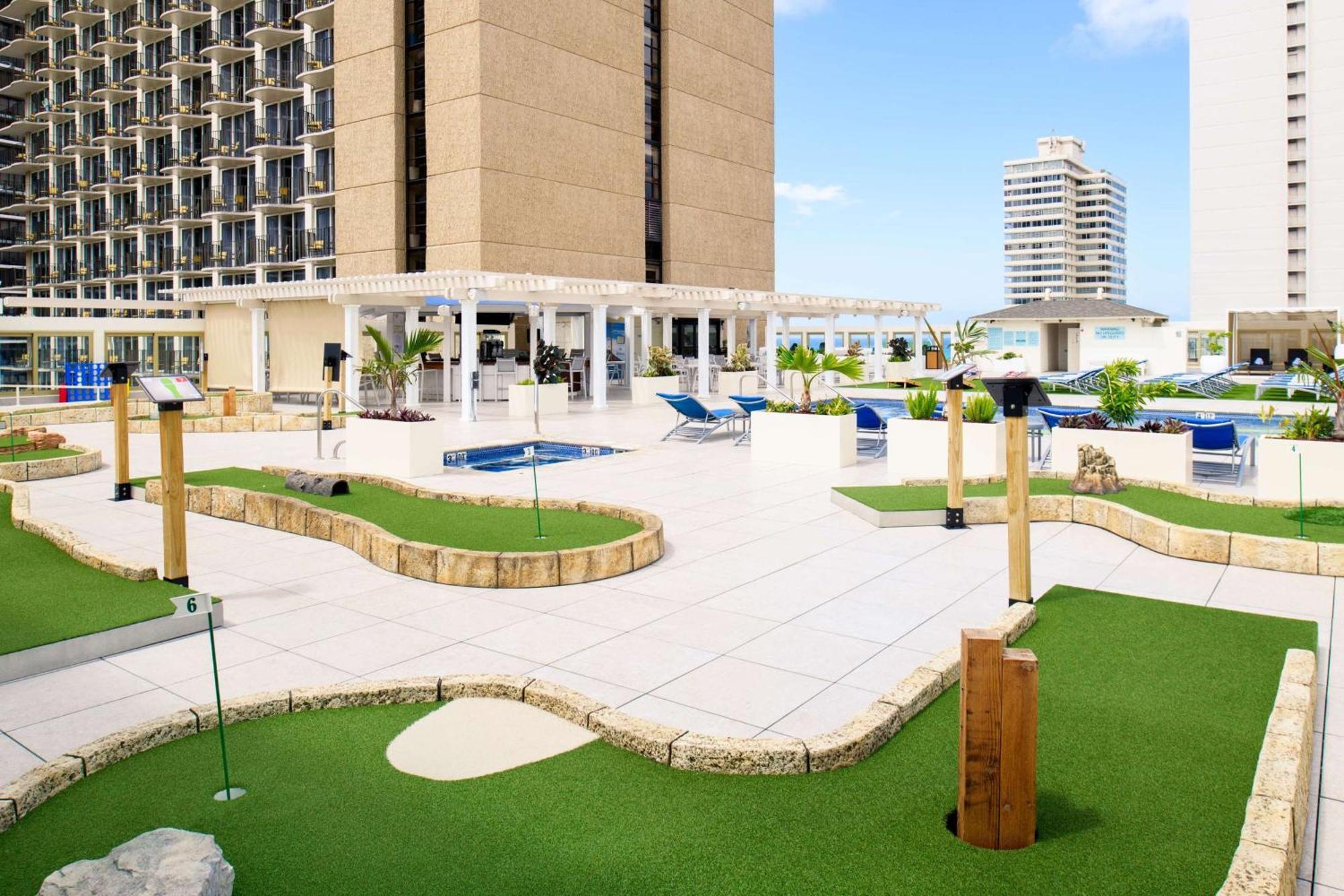 Hilton Waikiki & 4*
