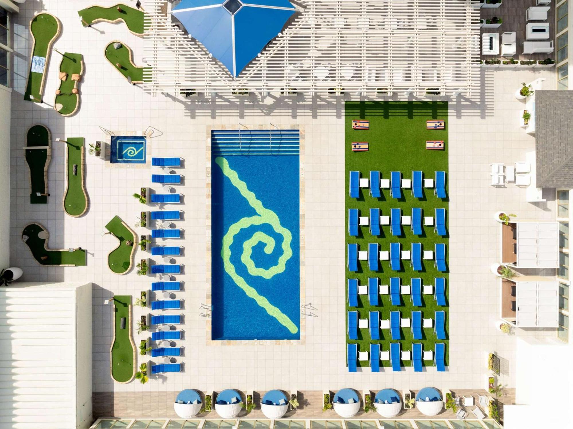Hilton Waikiki & 4*