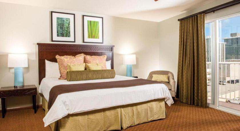 Club Wyndham At Waikiki Walk