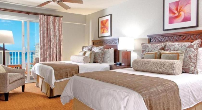 Hotel Club Wyndham At Waikiki Walk