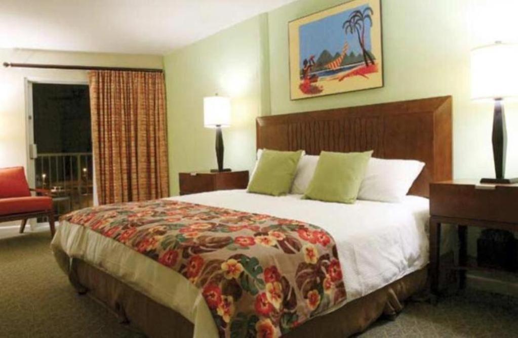 Hotel Club Wyndham At Waikiki Walk 3*